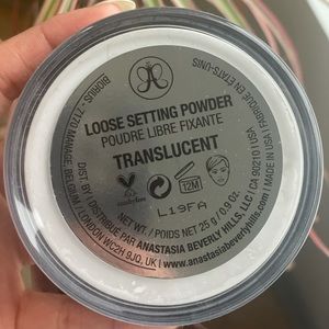 ANASTASIA BEVERLY HILLS LOOSE SETTING POWDER